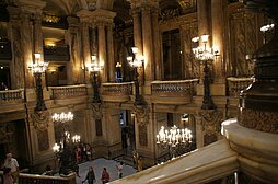 Üppig ausgeschmücktes Foyer im Palais Garnier