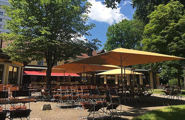 Biergarten auf dem ehemaligen Barfüßer-Gelände