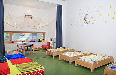 Schlafraum mit Kinderbetten