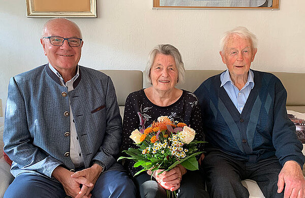 Neu-Ulms zweiter Bürgermeister neben dem Ehepaar Gaule