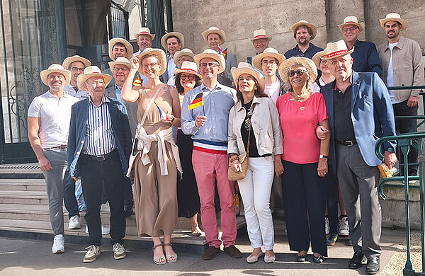 Gruppenfoto der Vertreterinnen und Vertreter aus Neu-Ulm und Bois-Colombes