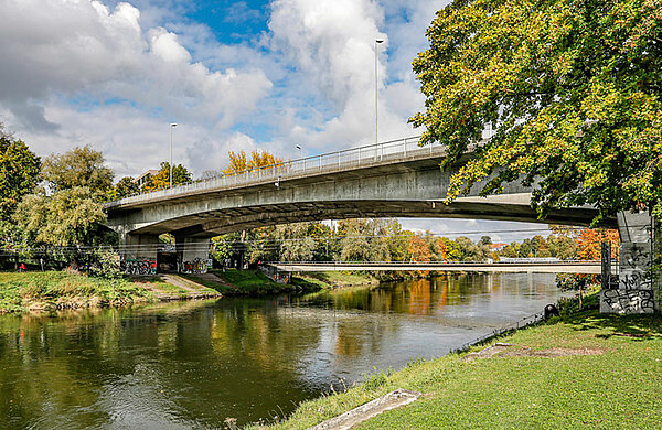 Die Adenauerbrücke zwischen Ulm und Neu-Ulm