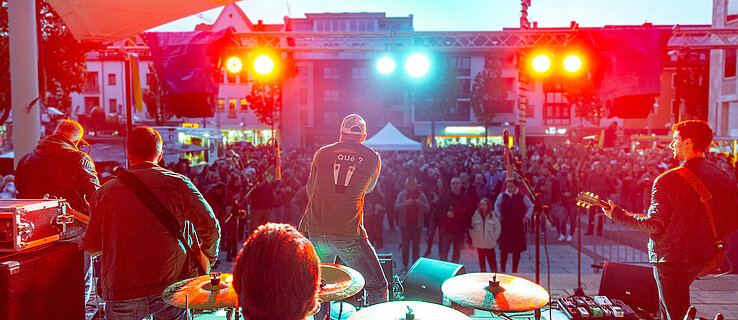 Rock-Konzert auf dem Neu-Ulmer Rathausplatz