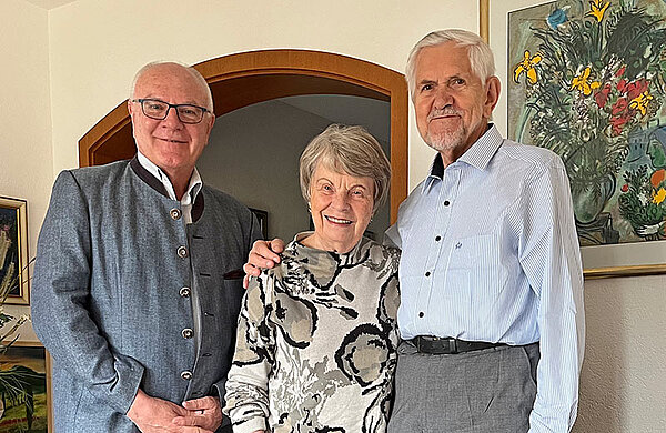 Bürgermeister Johannes Stingl und das Ehepaar Gäckle