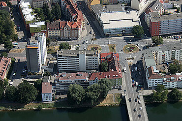 Luftbild Brückenstraße und Augsburger-Tor-Platz mit Link zur Seite Sanierung Brückenstraße