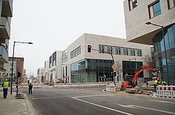 Kreuzung mit Blick auf das entstehende neue Einkaufszentrum