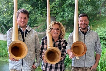 Alphorngruppe Feierhölzer mit Alphörnern