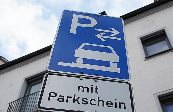 Verkehrsschild "Parken mit Parkschein"