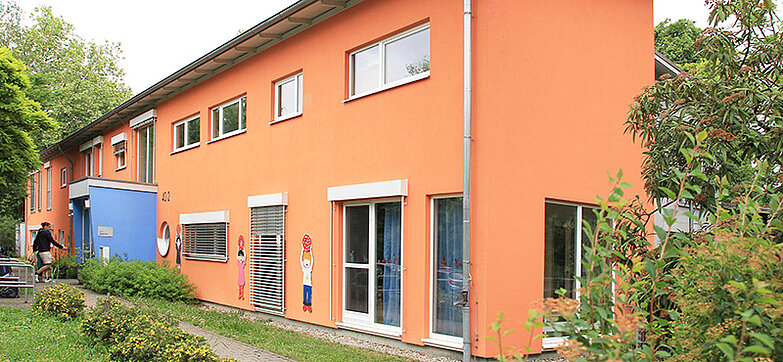 Außenansicht des Kinderhauses Regenbogen