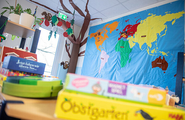 gestapelte Spiele im Kinderhaus Regenbogen