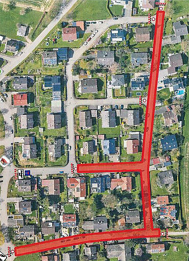 Luftbild Holzschwang mit gesperrten Straßenabschnitten Jasminweg / Im Schönblick und Eschachweg