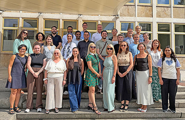 Gruppenfoto mit den Mitgliedern des Internationalen Beirats