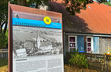 Stadtgeschichten-Infotafel mit QR-Code