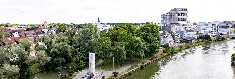 Blick aus der Luft auf die Donau und die Neu-Ulmer Insel