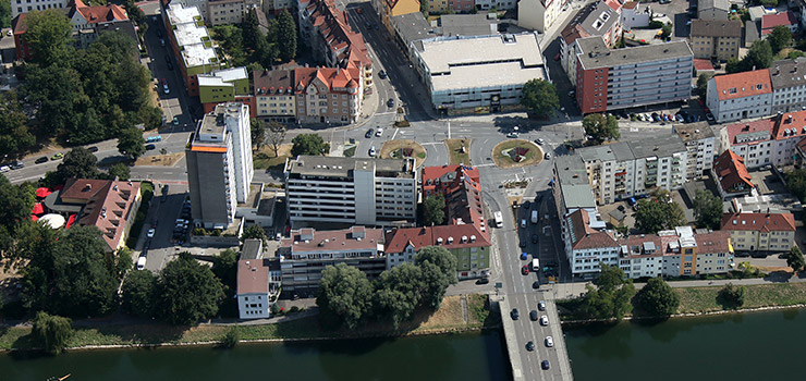 Luftbild Brückenstraße und Augsburger-Tor-Platz mit Link zur Seite Sanierung Brückenstraße