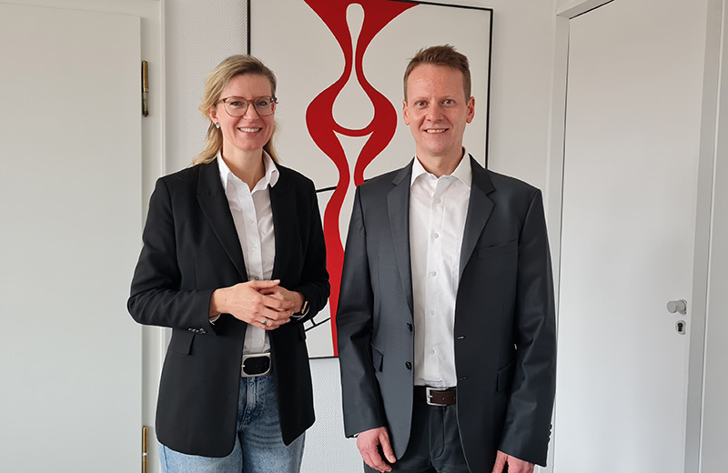 Oberbürgermeisterin Katrin Albsteiger und Robert Schwarz, ihr neuer persönlicher Referent.