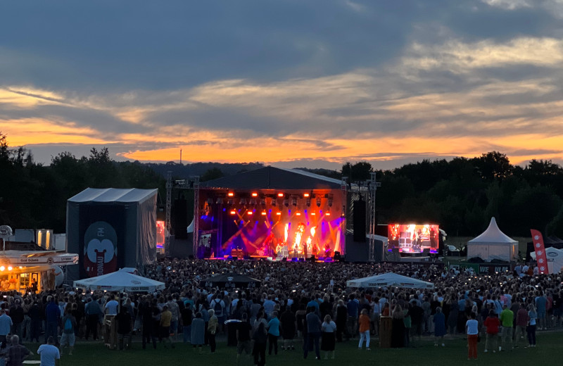 Open-Air-Gelände mit großer Festivalbühne im Sport- und Freizeitpark Wiley
